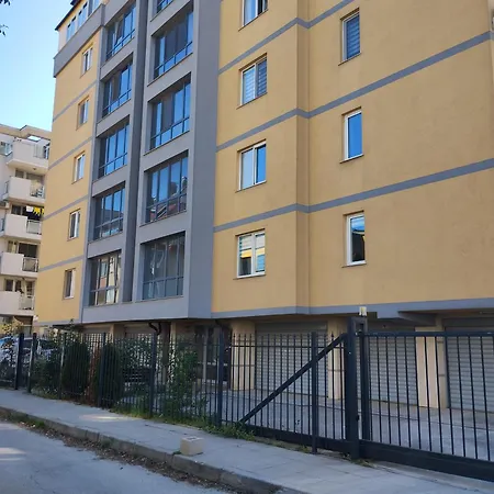 Apartment Happy & Free Breakfast - Mladost Sofia