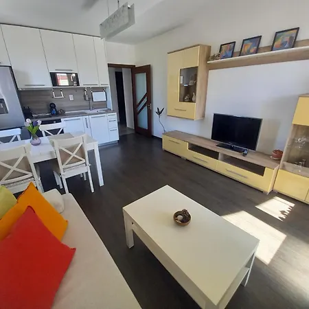 Apartment Happy & Free Breakfast - Mladost Sofia